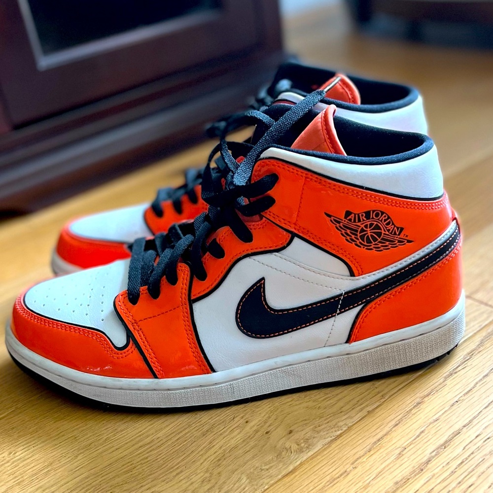 2021
NIKE Air Jordan 1 Mid SE 'Turf Orange' very good condition Mens sz 10
